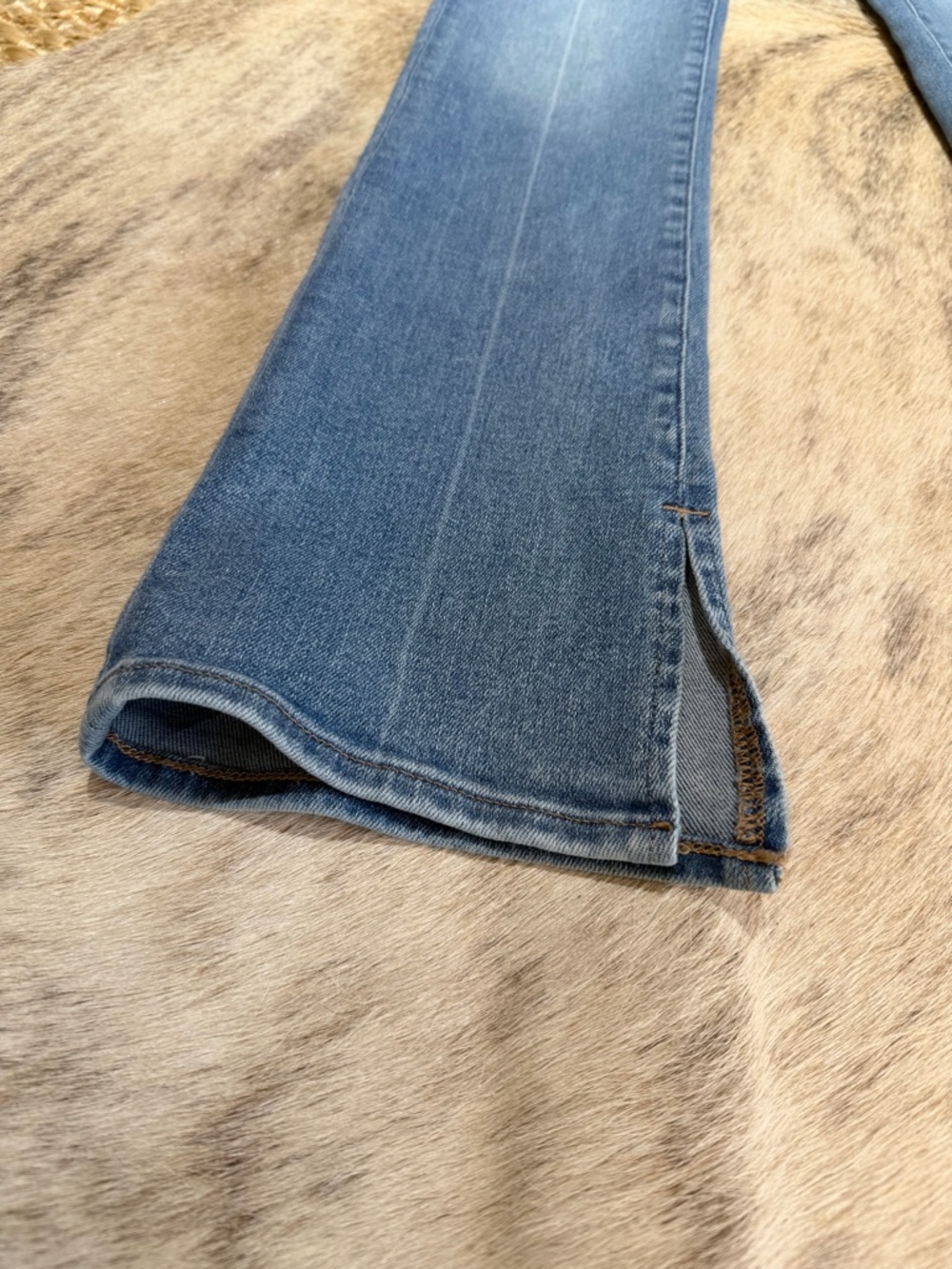 Express Skyscraper High Rise Flare Jeans Split Hem Medium Wash Size 2 - Picture 3 of 10